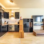 Danube Dream Superb View & Garage
