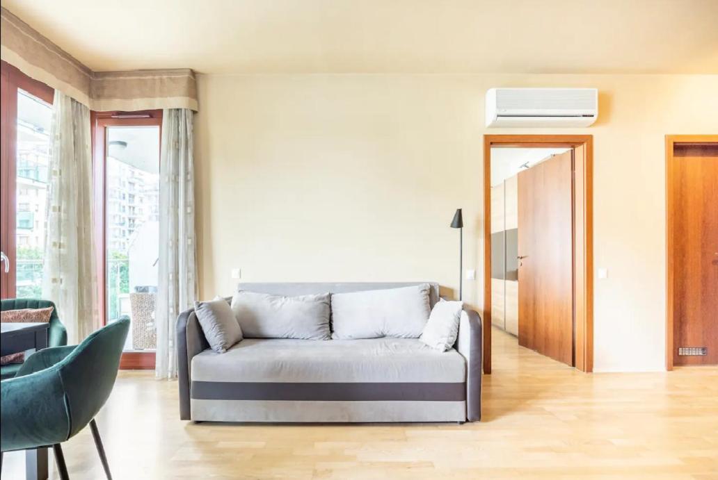 Danube Dream Superb View & Garage Apartment